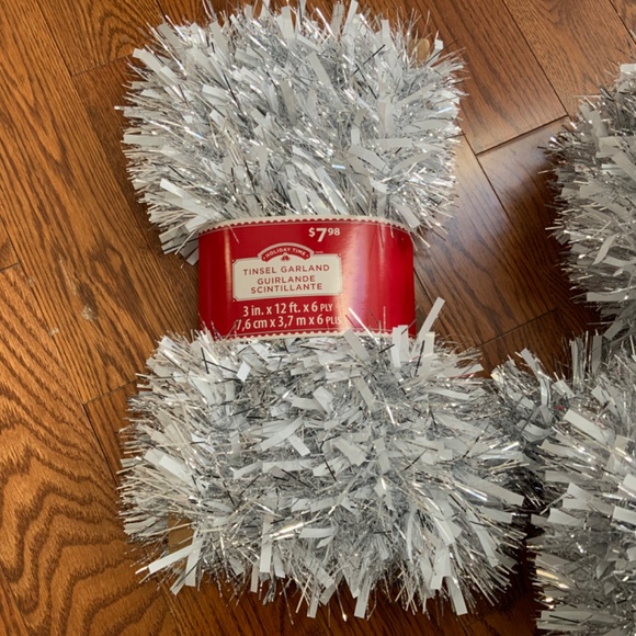 5 Christmas Tinsel Garland - Picture 2 of 3